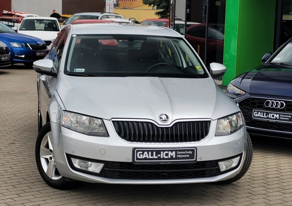 Skoda Octavia cena 57999 przebieg: 156380, rok produkcji 2016 z Jastarnia małe 326